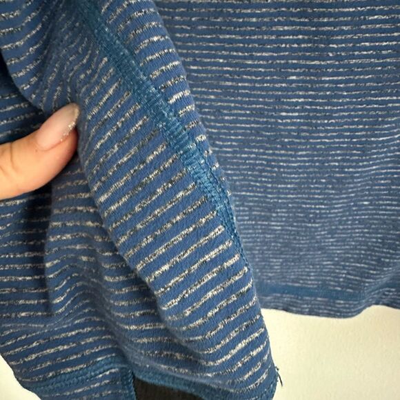 Lululemon Cypress Run Half Zip Blue Striped Pullover Size Small Thumb Holes - Picture 8 of 8